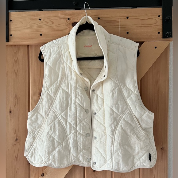 FREE PEOPLE MOVEMENT Quinn Quilted Puffer Vest - Picture 2 of 4